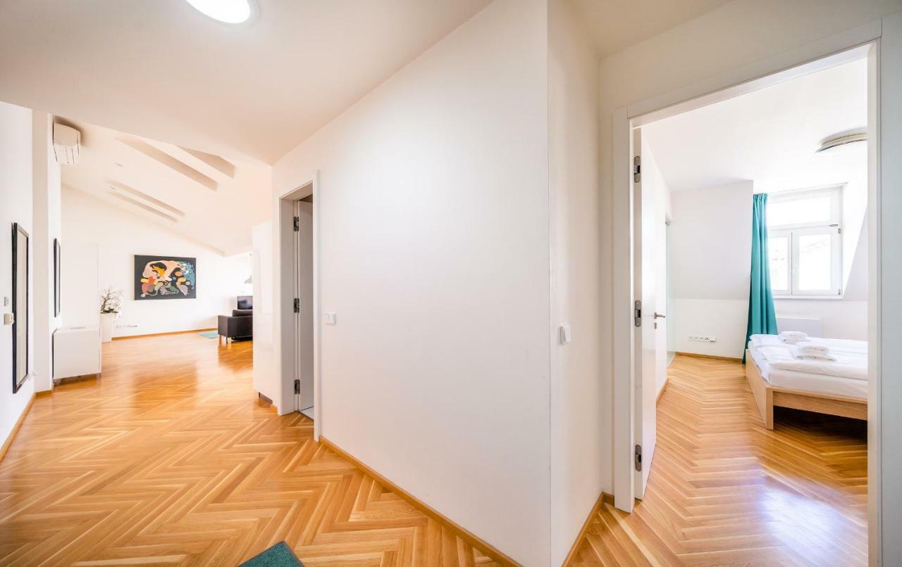 Luxurious Woodrow Wilson Apt In Prague Centre מראה חיצוני תמונה